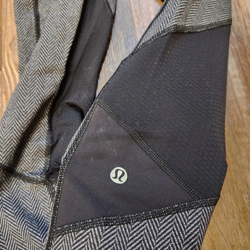 Lululemon Pace Rival Crop Giant Herringbone Black Heathered Black / Black Size 6